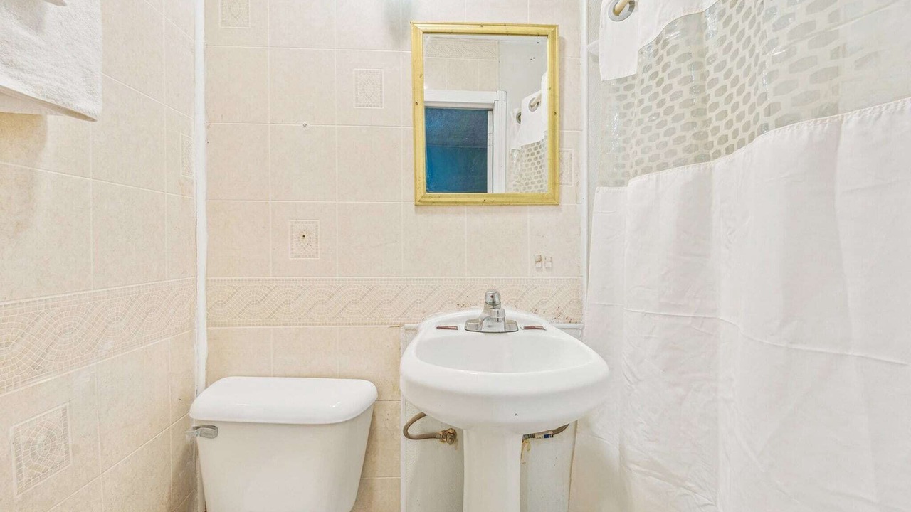 Photo of Bathroom in Flint