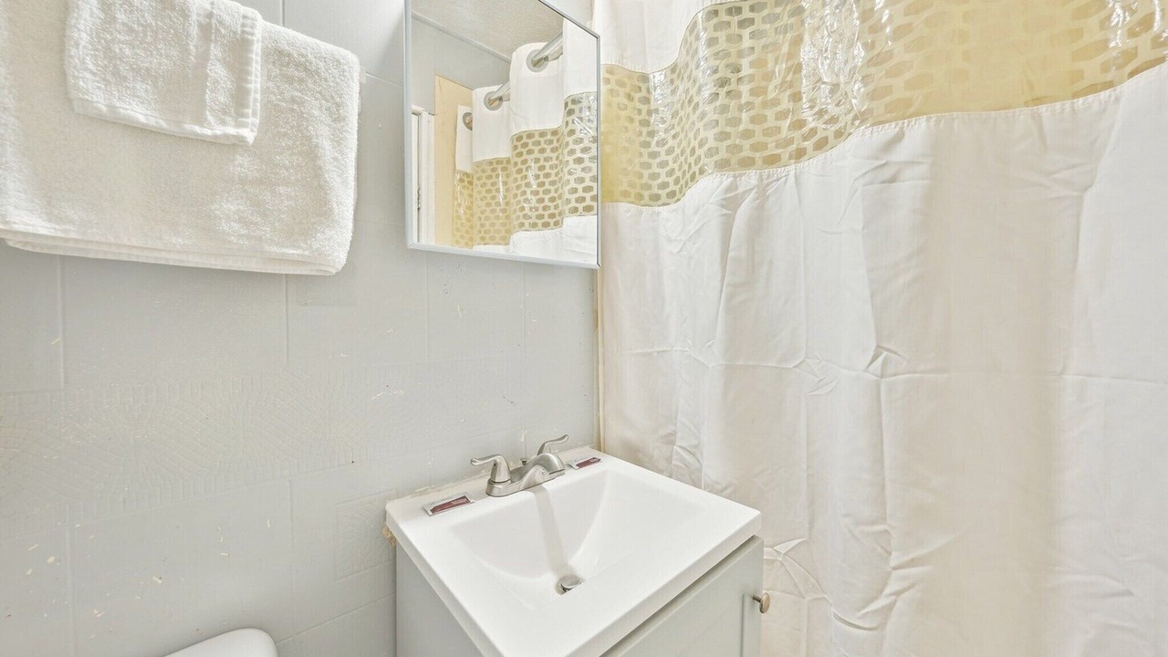 Photo of Bathroom in Flint