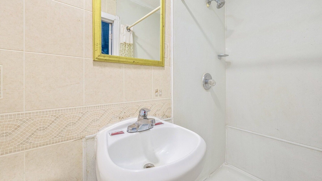 Photo of Bathroom in Flint