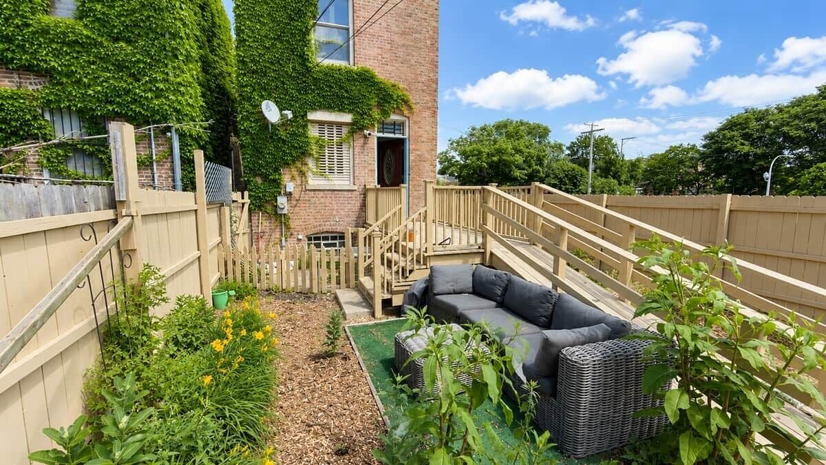 Photo of Outdoor in Woodlawn