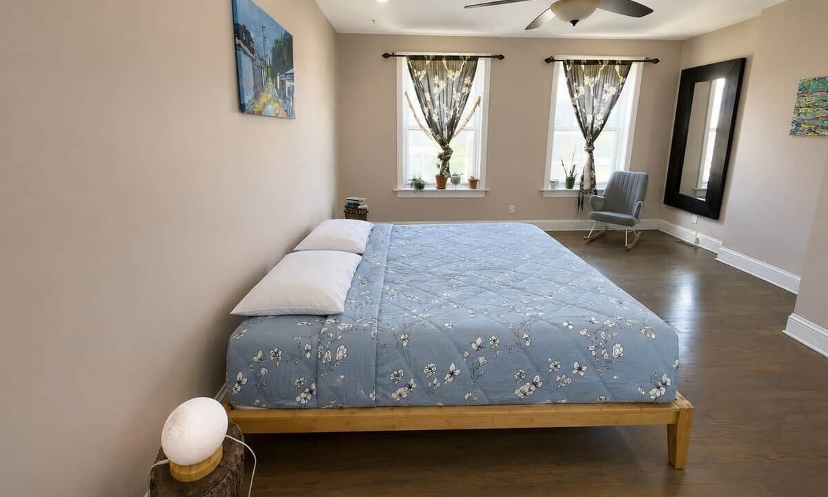 Photo of Bedroom in Woodlawn