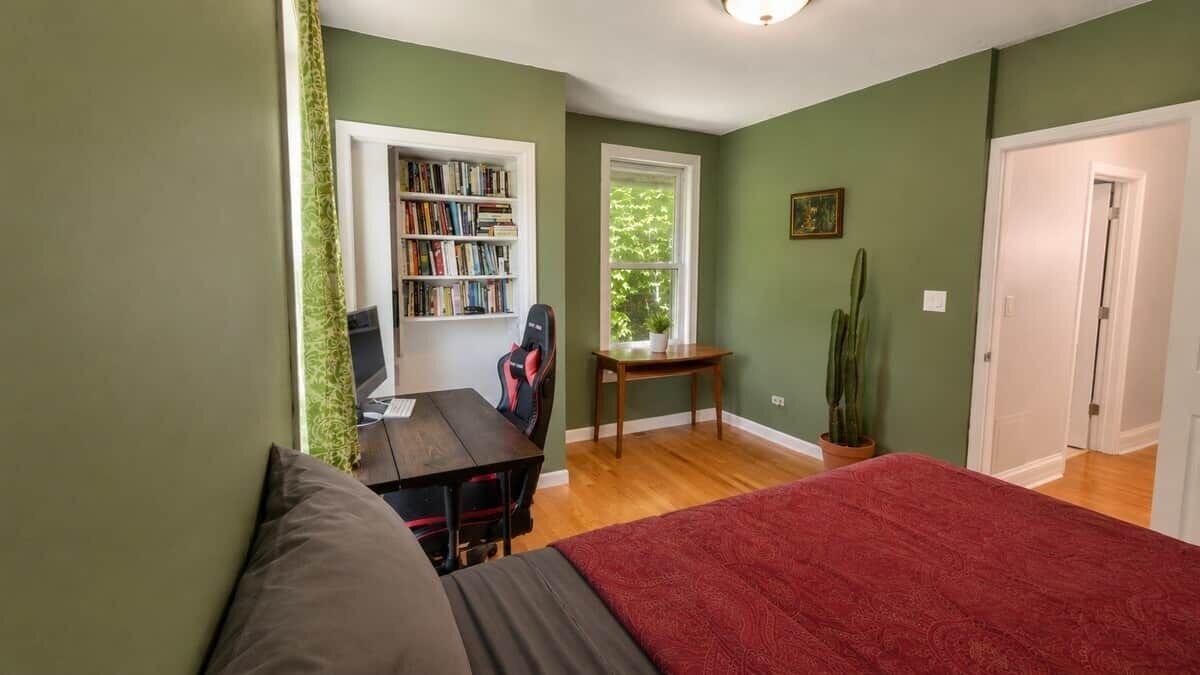 Photo of Bedroom in Woodlawn