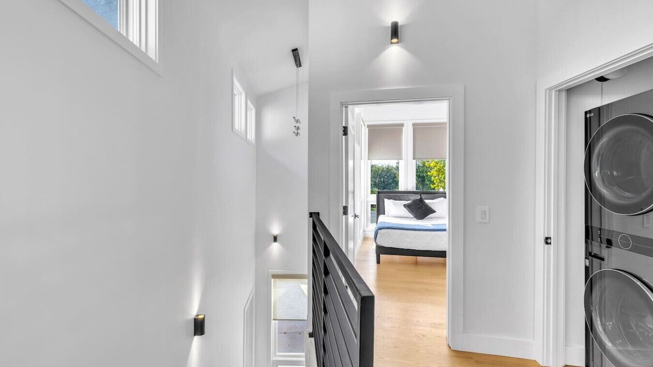 Photo of Bedroom in Elmhurst