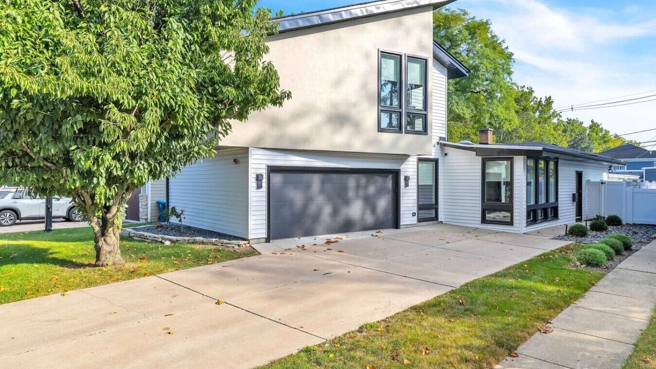 Photo of Outdoor in Elmhurst