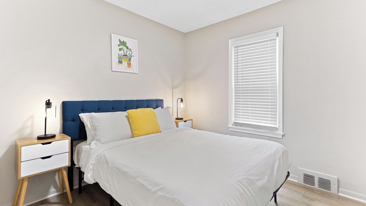 Photo of Bedroom in Dearborn Heights