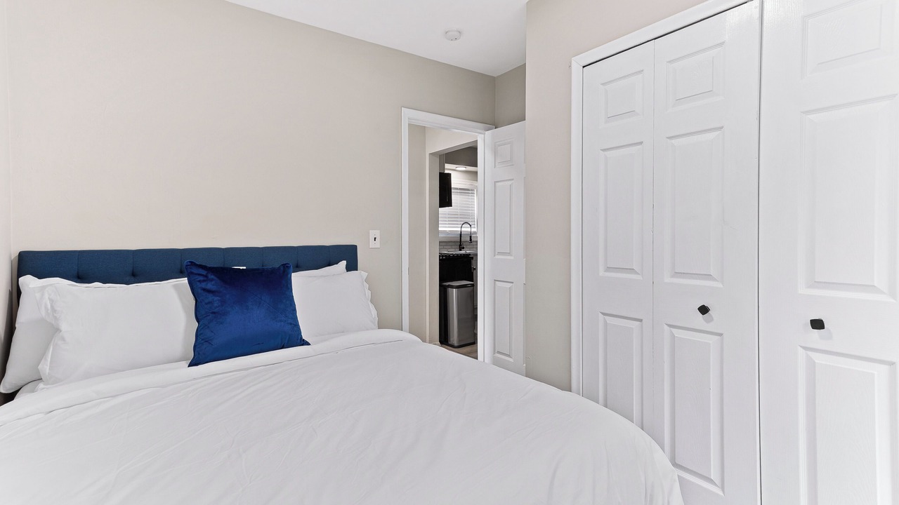 Photo of Bedroom in Dearborn Heights
