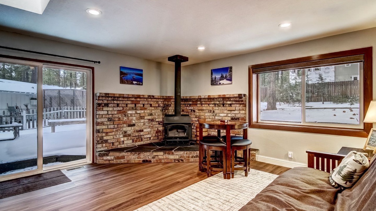 Photo of Livingroom in Montgomery Estates