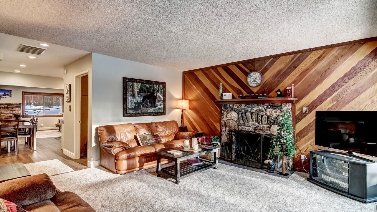 Photo of Livingroom in Montgomery Estates