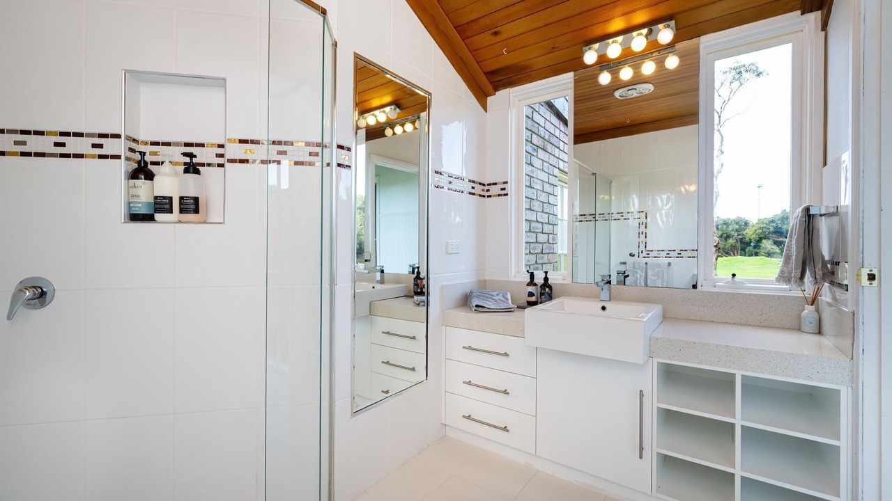 Photo of Bathroom in Cape Schanck