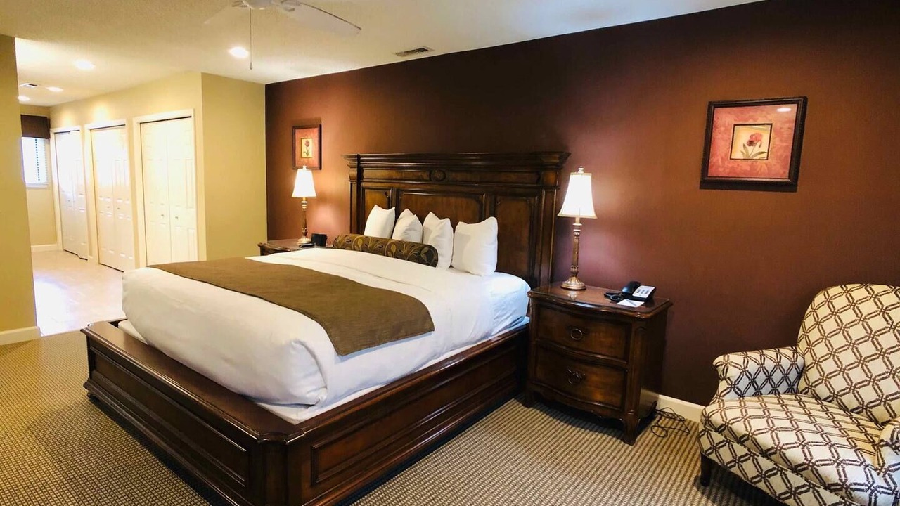 Photo of Bedroom in Acme