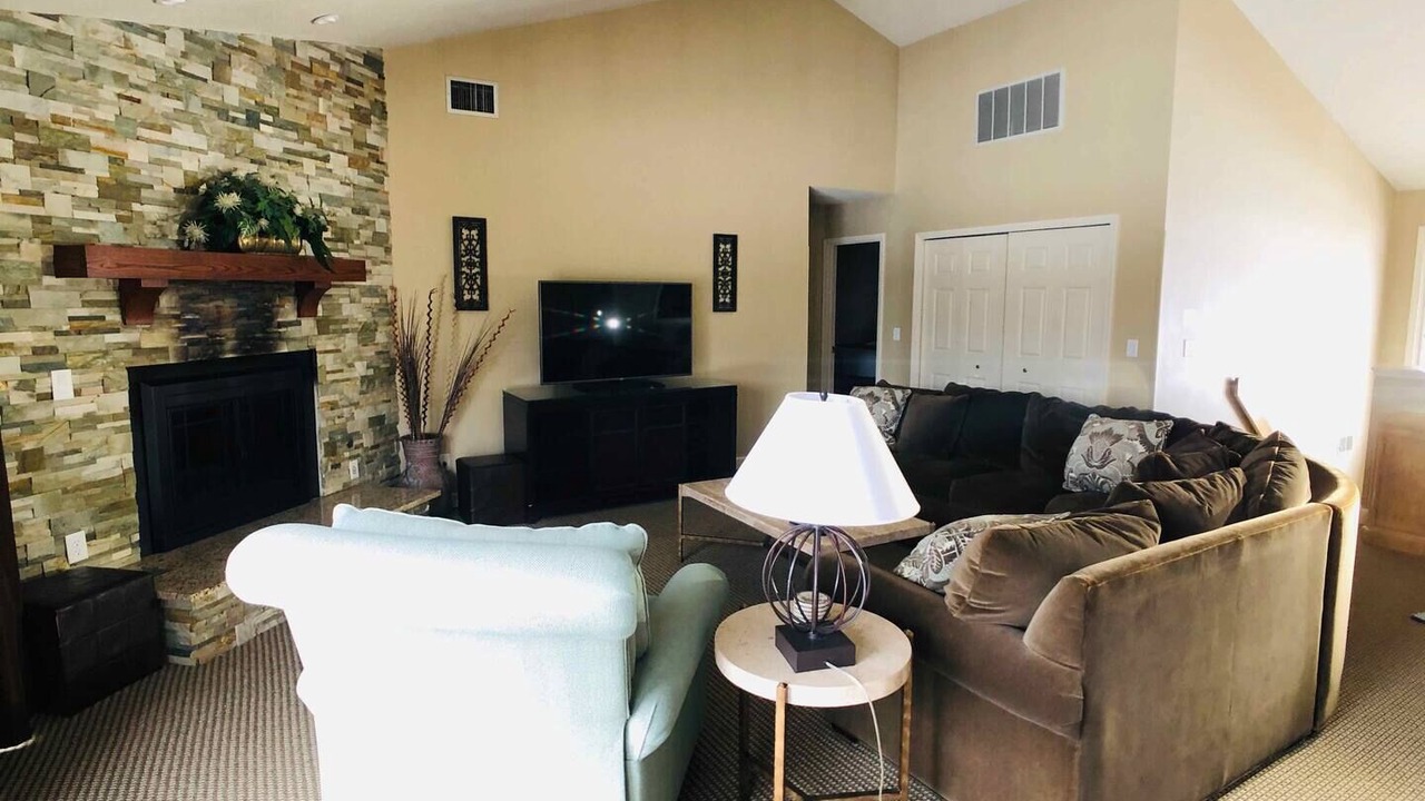 Photo of Livingroom in Acme