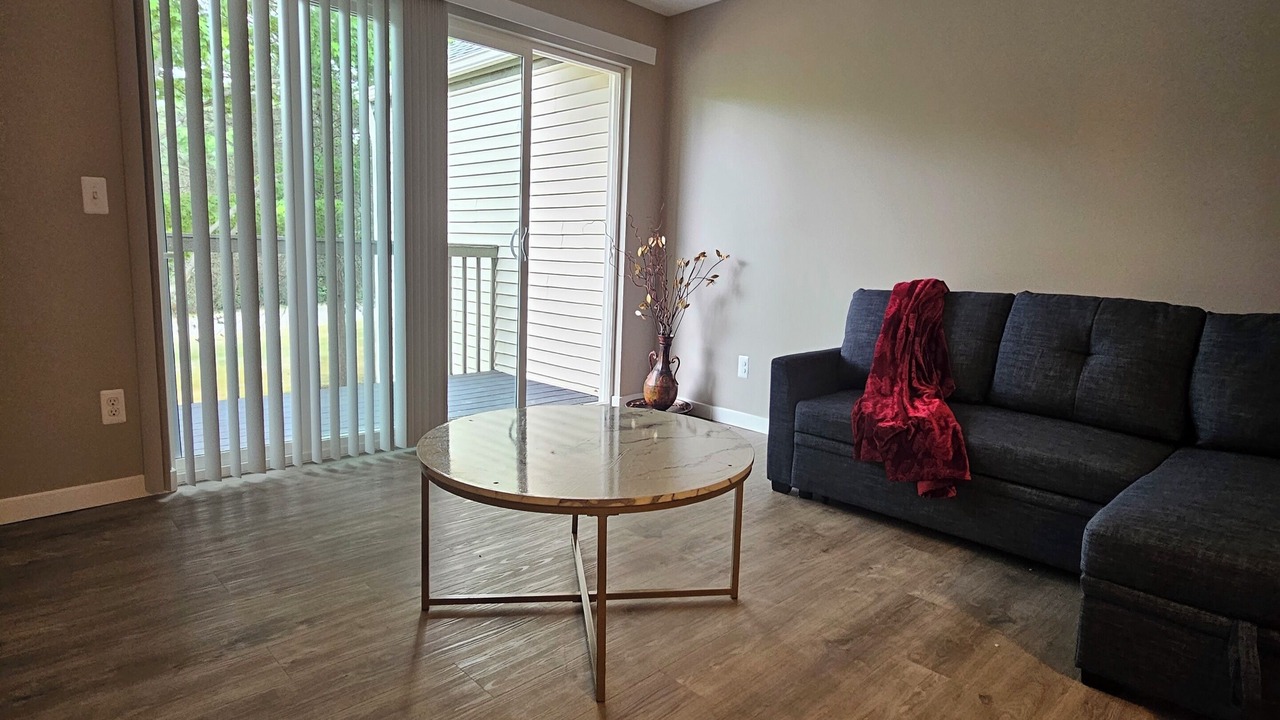 Photo of Livingroom in Bryant Pattengill East