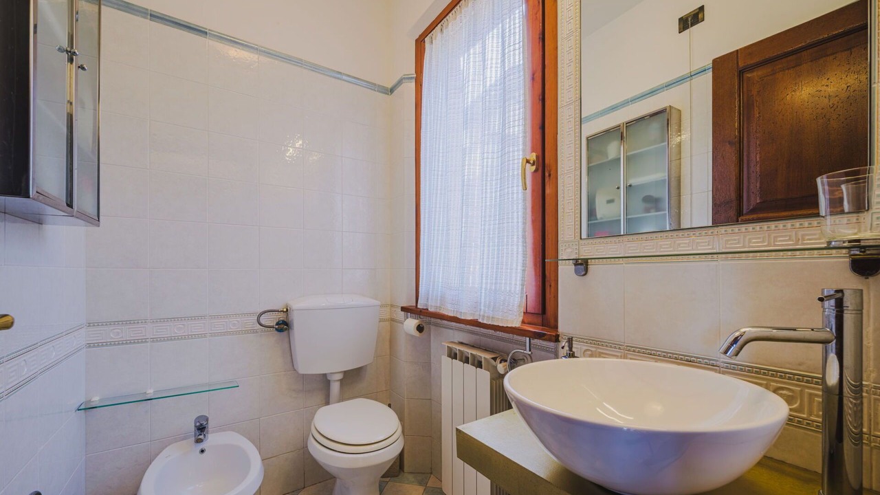 Photo of Bathroom in Corsanico-Bargecchia