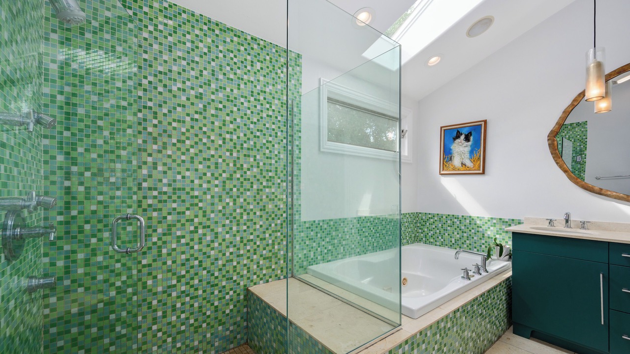Photo of Bathroom in Palmer Square