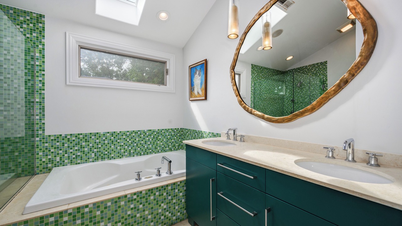 Photo of Bathroom in Palmer Square
