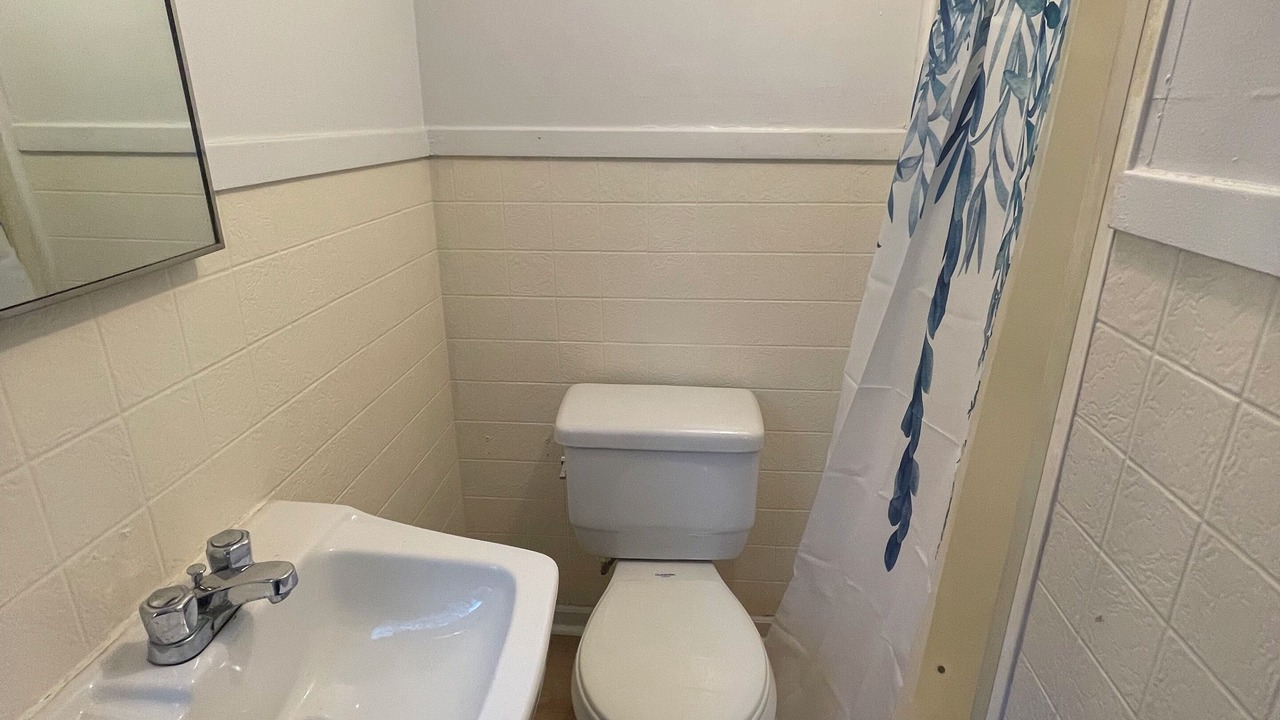 Photo of Bathroom in Bowling Green