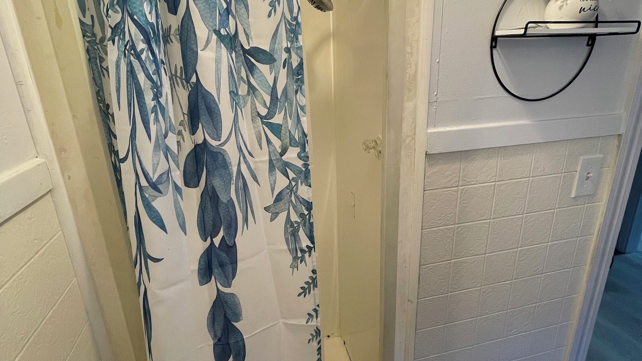 Photo of Bathroom in Bowling Green