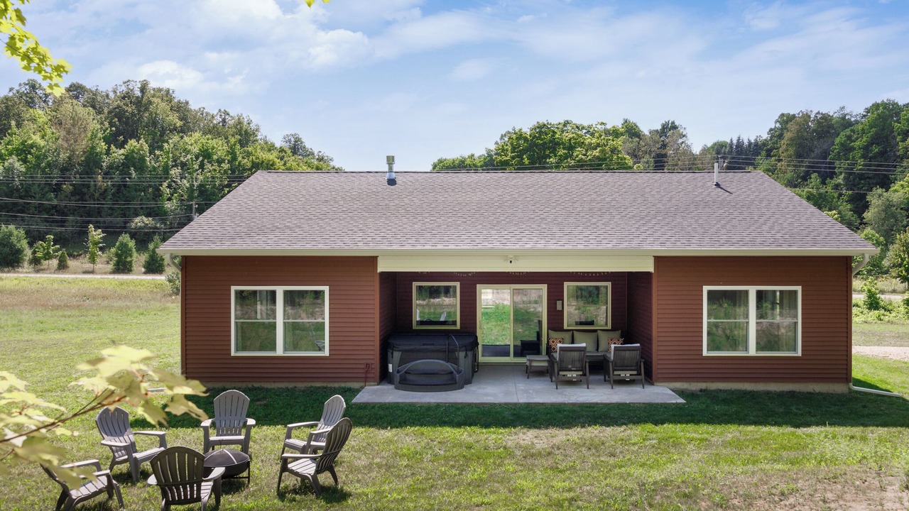 Photo of Outdoor in Cedar