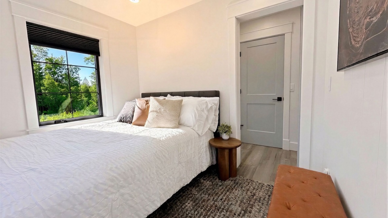 Photo of Bedroom in Cornell