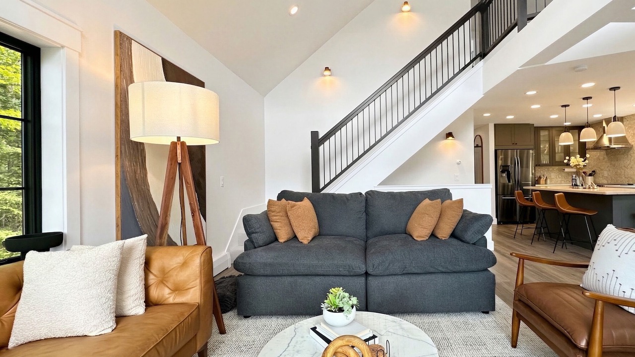 Photo of Livingroom in Cornell