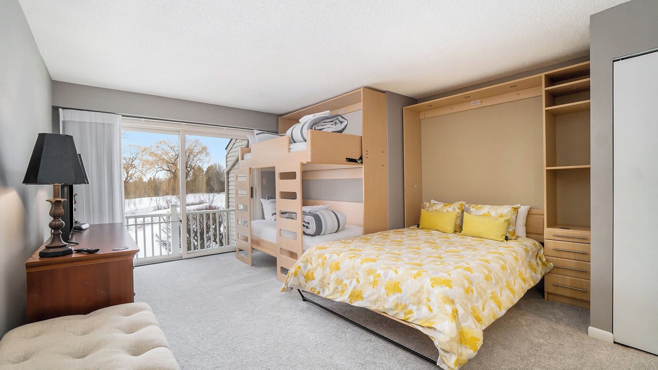 Photo of Bedroom in Acme