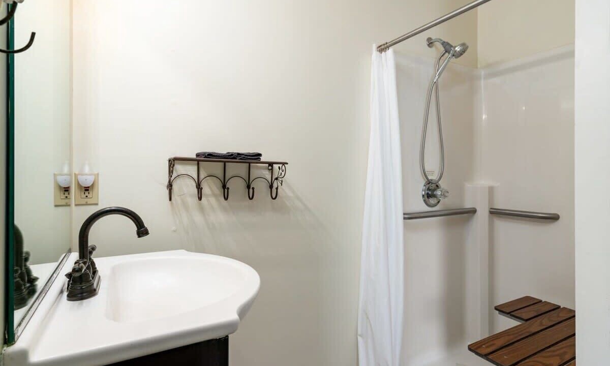 Photo of Bathroom in Mayfield