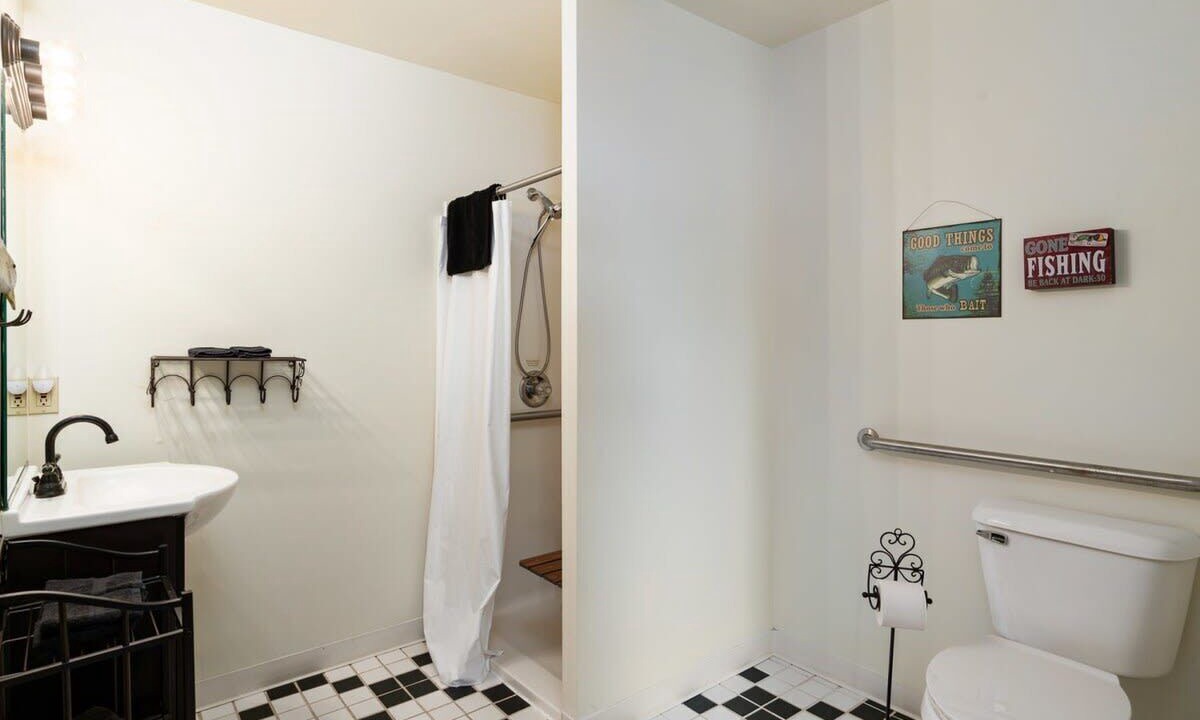Photo of Bathroom in Mayfield