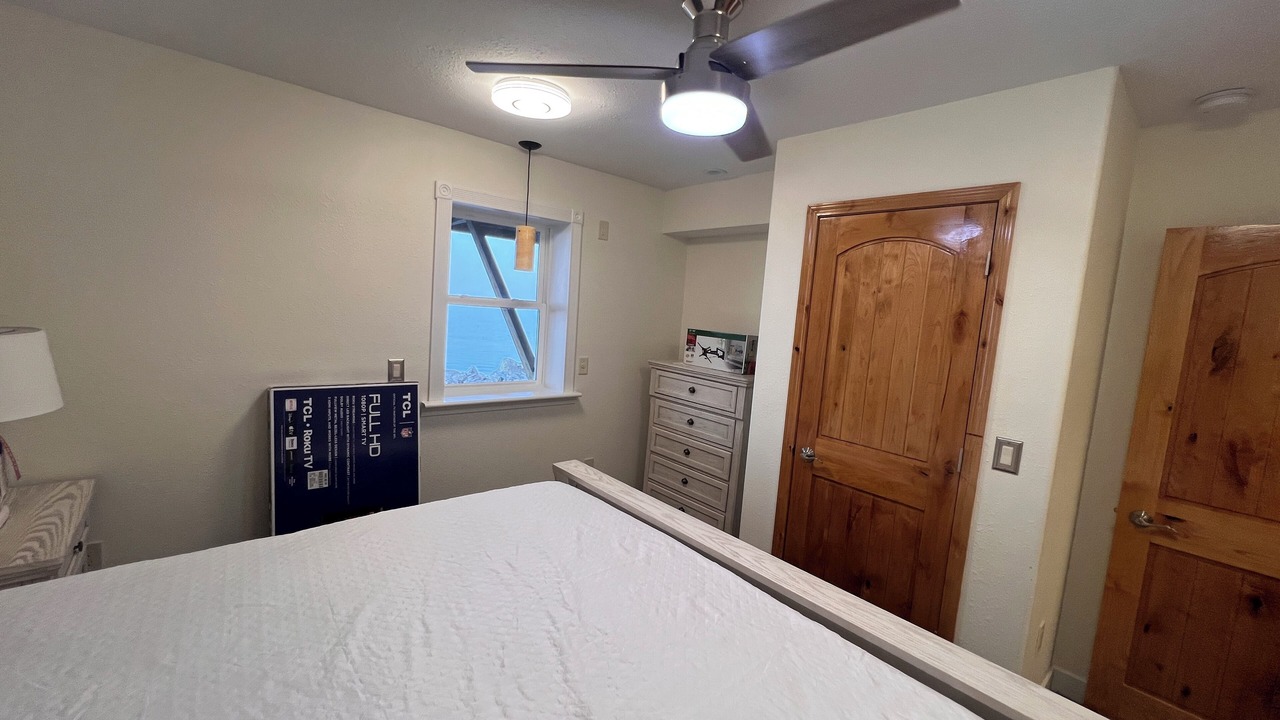 Photo of Bedroom in Oak Harbor