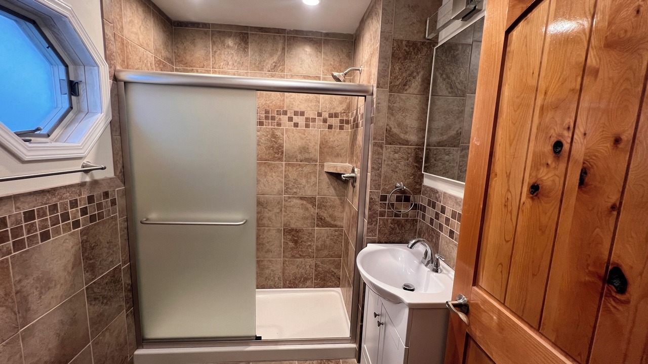 Photo of Bathroom in Oak Harbor