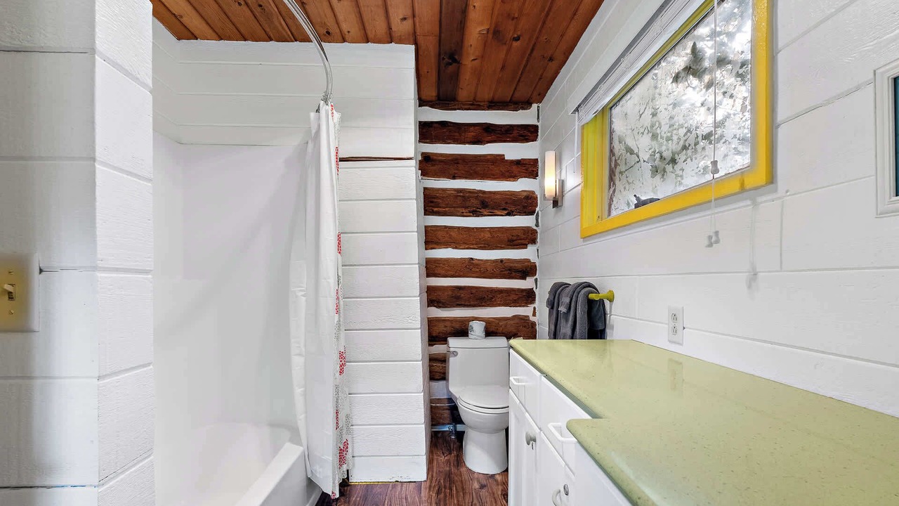 Photo of Bathroom in Baileys Harbor