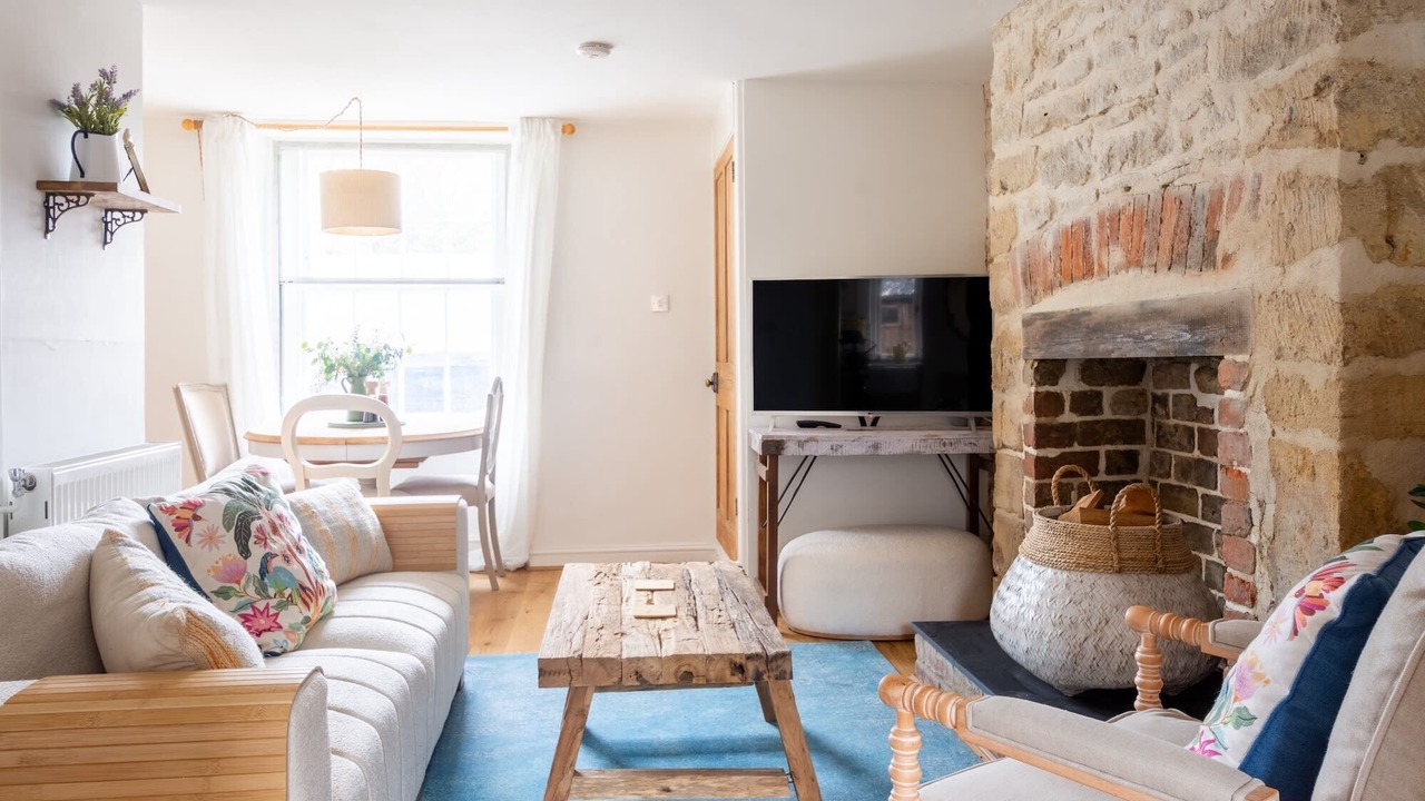 Photo of Livingroom in Cirencester