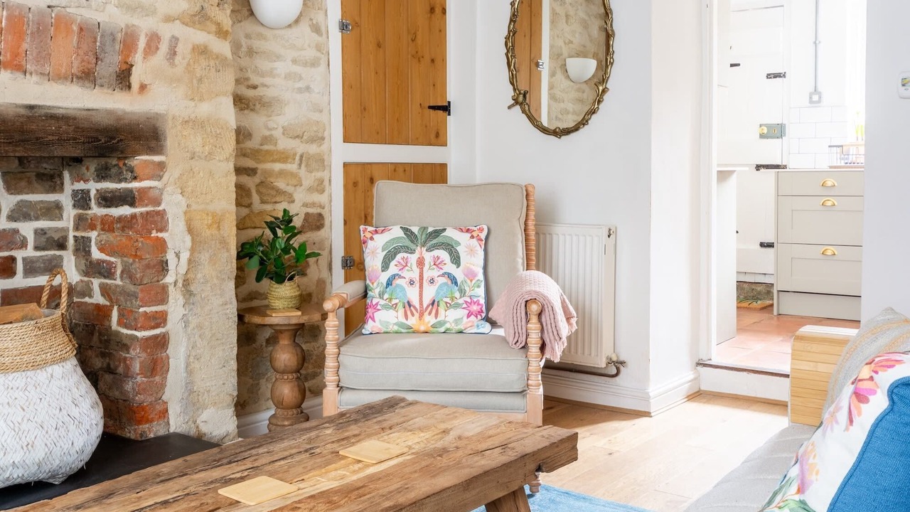 Photo of Livingroom in Cirencester