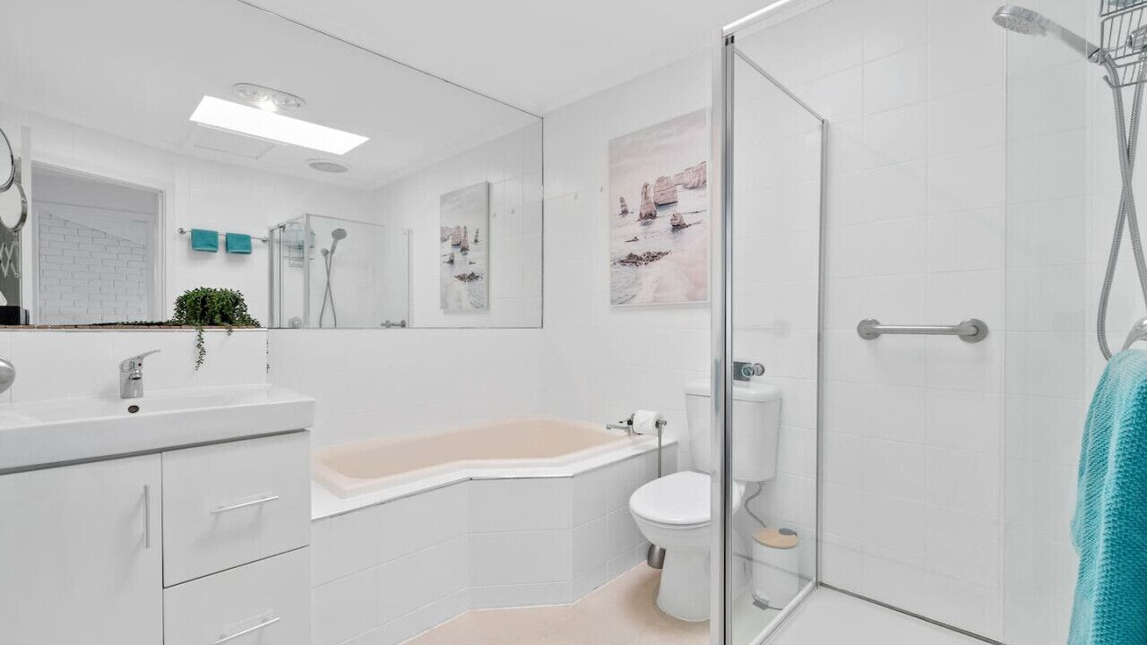 Photo of Bathroom in Patterson Lakes