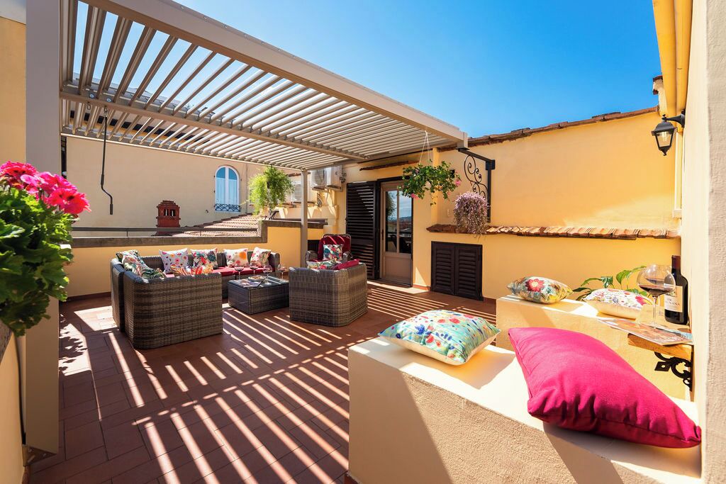 Photo of Patio Balcony in San Lorenzo