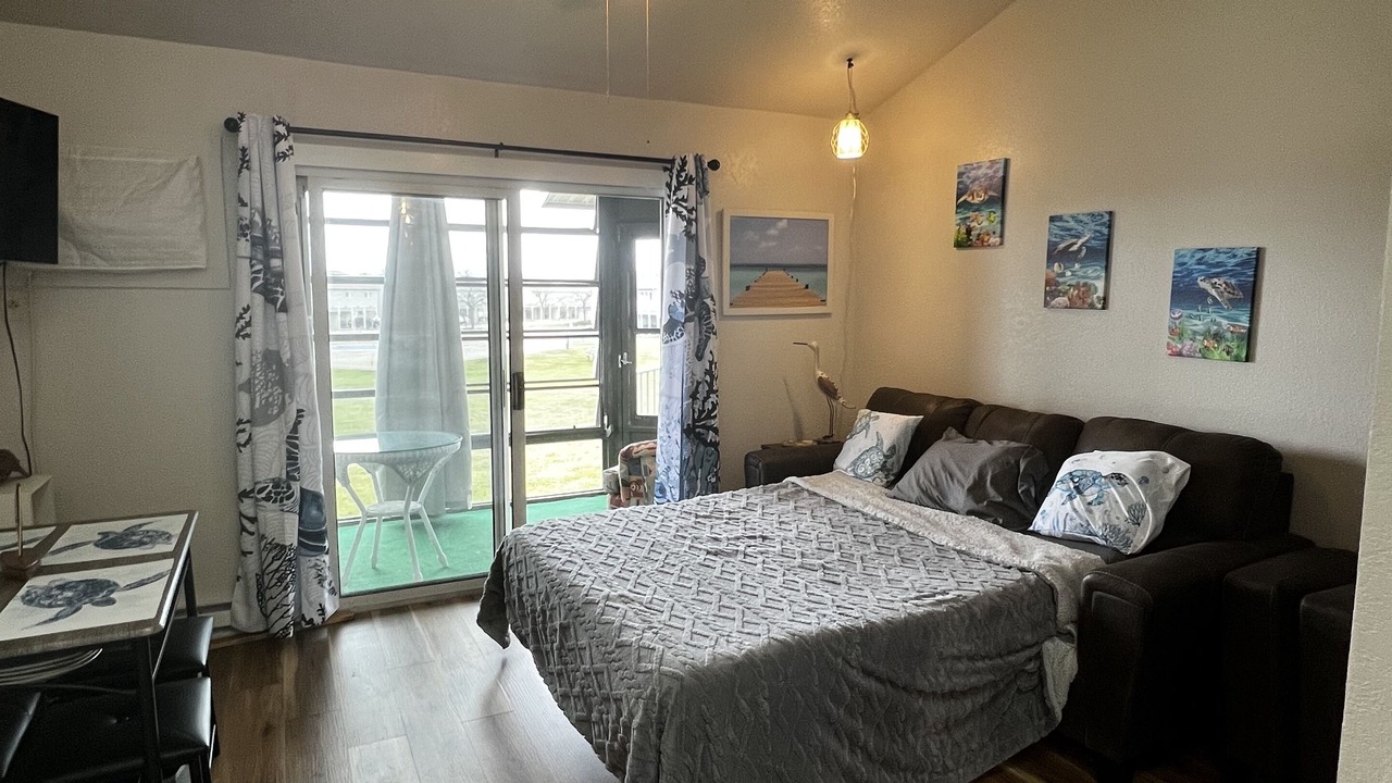 Photo of Bedroom in Oak Harbor