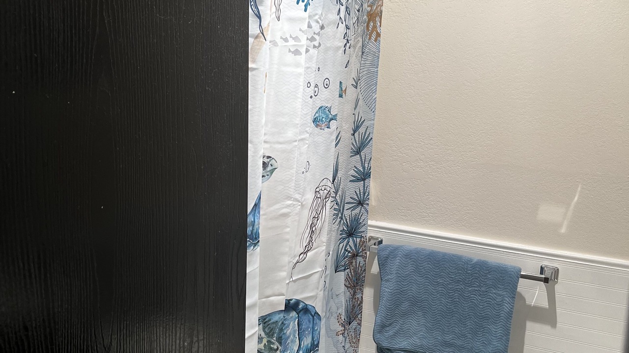 Photo of Bathroom in Oak Harbor