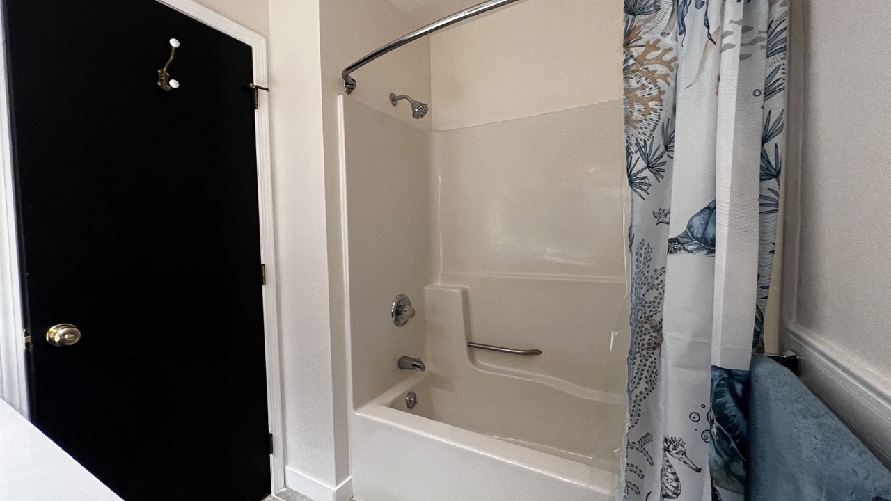 Photo of Bathroom in Oak Harbor