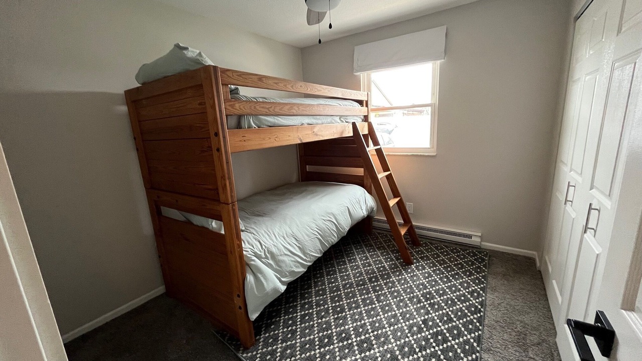 Photo of Bedroom in Whitehouse