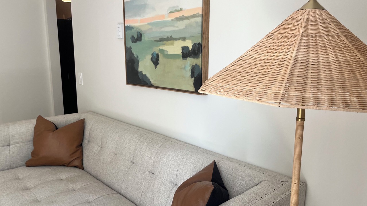 Photo of Livingroom in Whitehouse