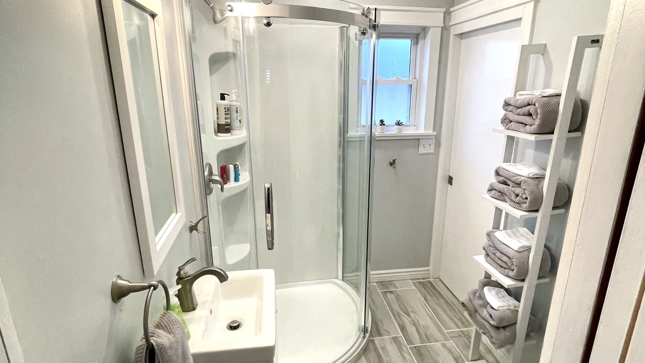 Photo of Bathroom in Oak Harbor