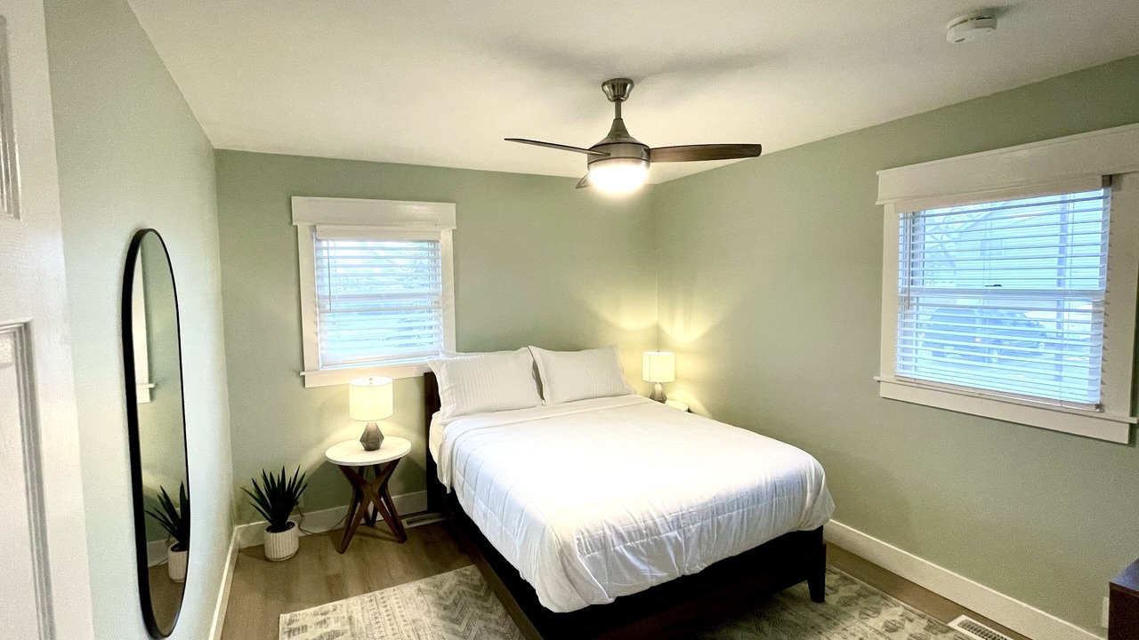Photo of Bedroom in Oak Harbor