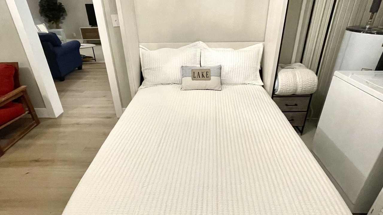 Photo of Bedroom in Oak Harbor