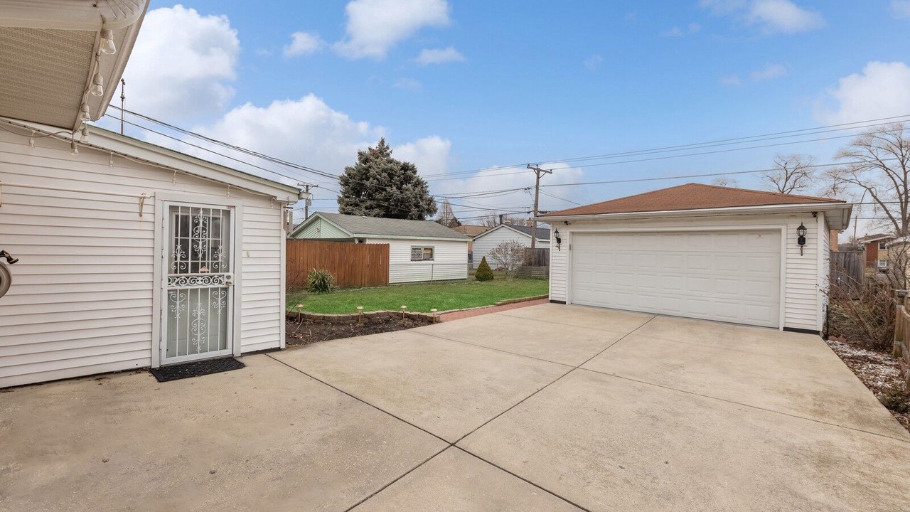 Photo of Outdoor in Oak Lawn