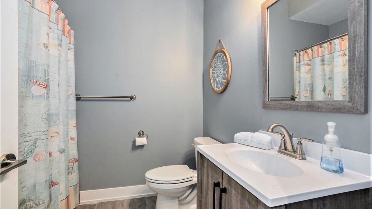 Photo of Bathroom in Smyrna
