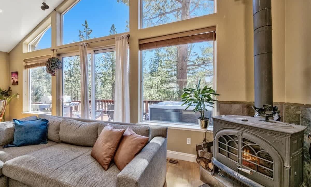 Photo of Livingroom in Tahoe Paradise