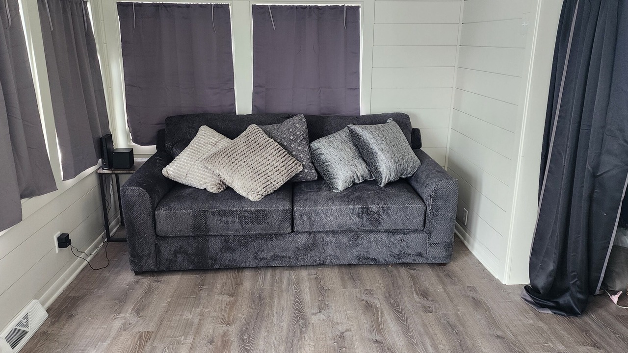 Photo of Livingroom in Delton