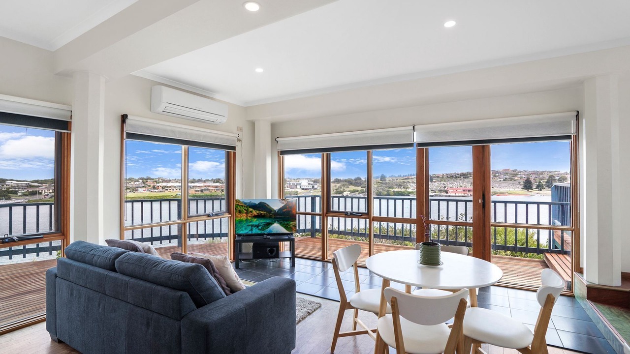 Photo of Livingroom in Warrnambool