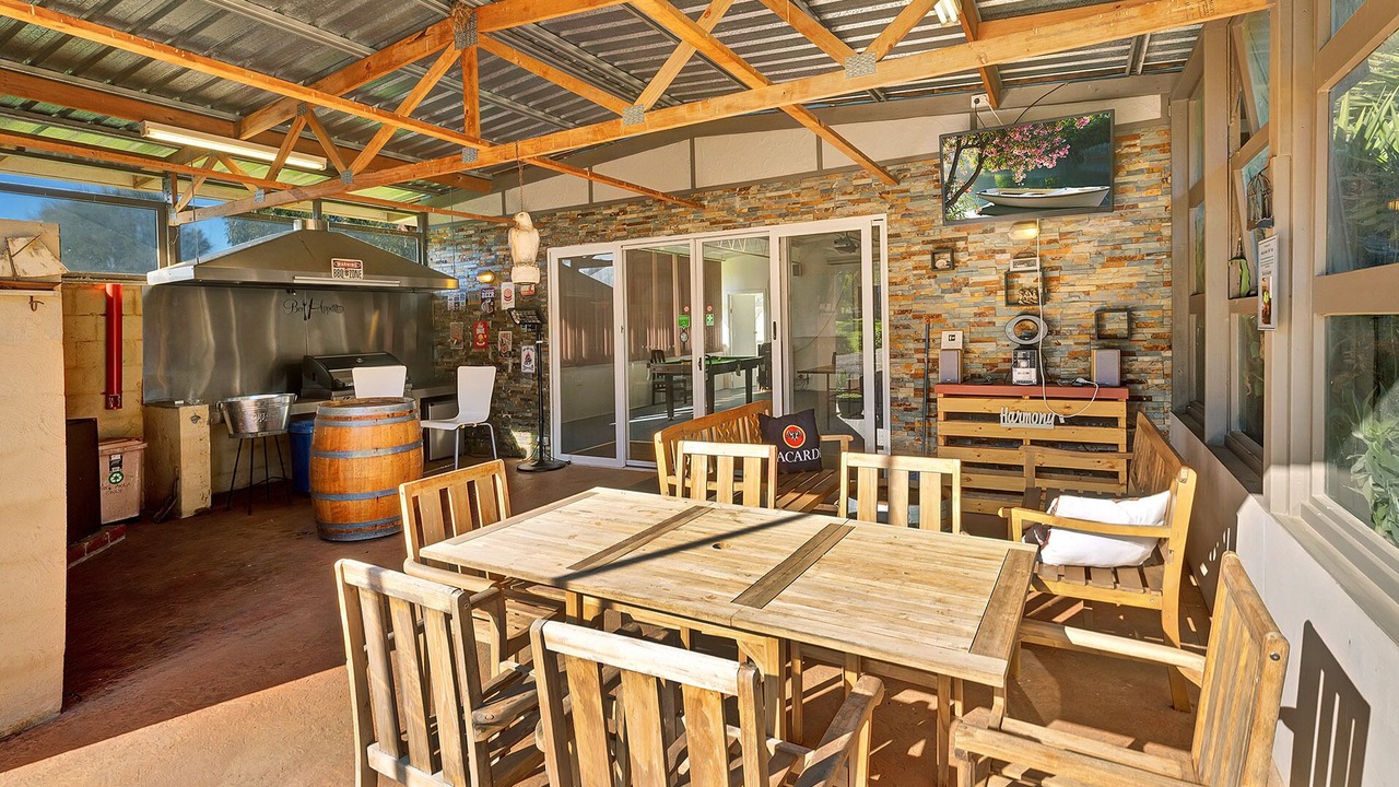 Photo of Outdoor in Tower Hill
