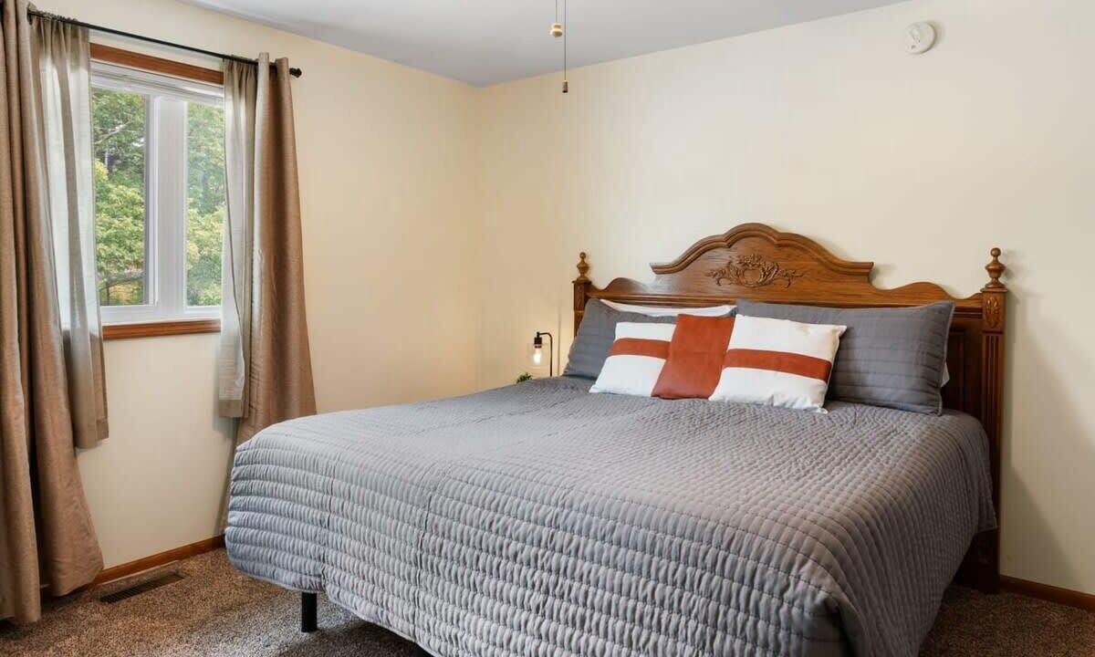 Photo of Bedroom in Mayfield
