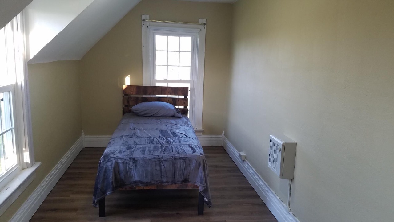 Photo of Bedroom in Oak Harbor